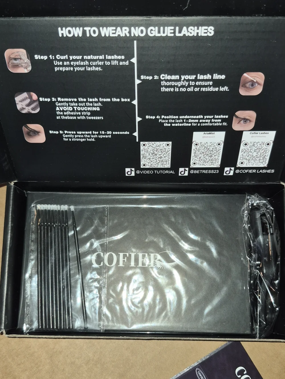 Coffier Cat Eye No-Glue Lashes Kit - Entire Kit New In Box